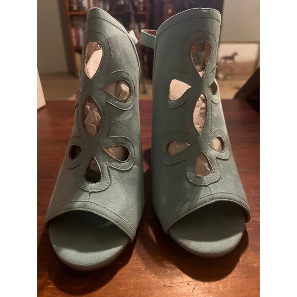 NWT Lane Bryant Women's Sweet Mint Sling Back Heels sz 11W 3 1/4" heel classic - Picture 1 of 16